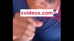 Abspielen Die schwarze Transe wird von einem riesigen BBC tief in den Mund genommen und bekommt am Ende einen Cumshot ins Gesicht