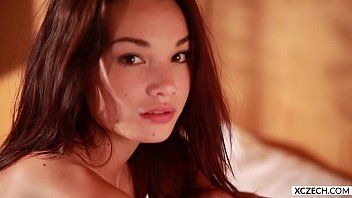 Reproduzir Dançarinos manelistas pornôs são fodidos e estuprados