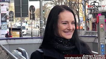 Odtwórz Bardzo urocza brunetka pieprzy się ze swoją byłą xxx