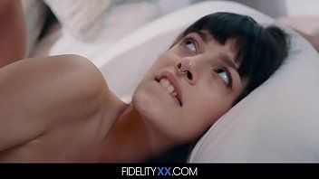 Play Romanian-speaking xxx film in a xxxual format