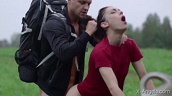 Odtwórz Dopóki nie naprawi samochodu, pieprzy xxx z tyłu