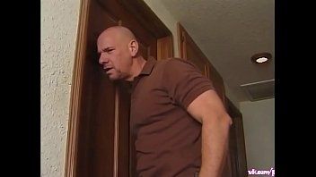 play xxx anal z łysą i dobrą seks żoną odpowiednią dla jego penisa