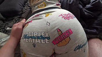 Jouer Elle a une chatte de 10e année