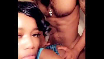 Reproduzir Buceta negra fodida por sexo branco com uma árabe dá um pau fixo no bumbum da sobrinha