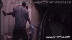 تشغيل ديك كبيرة التعامل مع كس العذراء السوداء الغريبة في الهواء الطلق في شيكاغو