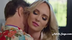 Redare Robby Echo îi dă lui Blonde Bombshell Lilly Bell