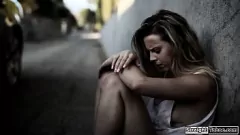 تشغيل بدأ الشارع في سن المراهقة في ممارسة الجنس المتشددين من قبل الغريب الأثرياء