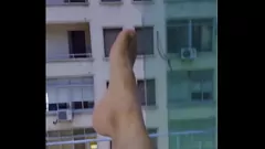 تشغيل مجنونة عارية المتلصص يومض حي من نافذة الفندق