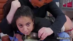 Redare Terapia bizară de azil: penetrare anală profundă cu un adolescent particular